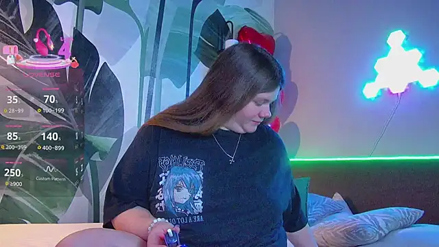 Snapshot of RubyValen chatting on 5, 3, 2026 RubyValen online show from 5, 3, 2026