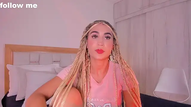Snapshot of missjuliaa_ chatting on 28, 2, 2025 missjuliaa online show from 28, 2, 2025