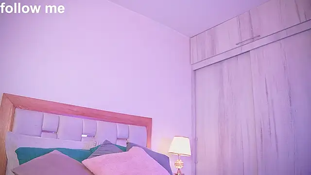 Snapshot of missjuliaa_ chatting on 12, 9, 2025 missjuliaa online show from 12, 9, 2025