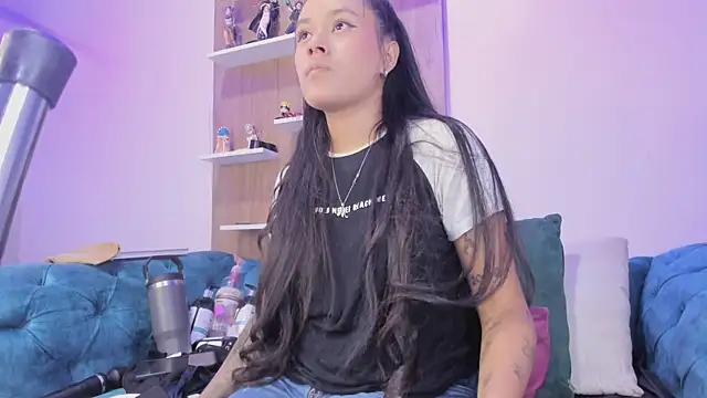 Snapshot of -camila-cooper-_ chatting on 17, 11, 2025 -camila-cooper- online show from 17, 11, 2025