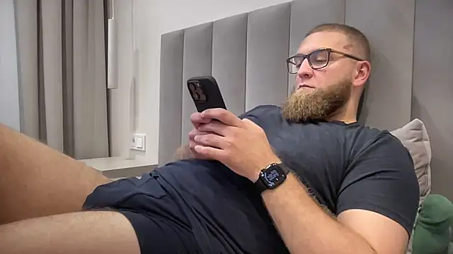 Bear bear  online show from 18, 9, 2025