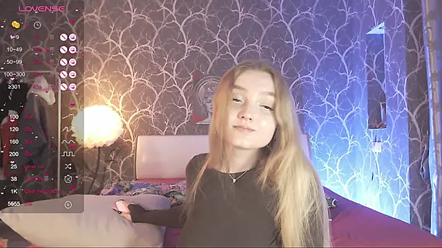 MiaMiaMeow online show from 8, 3, 2026