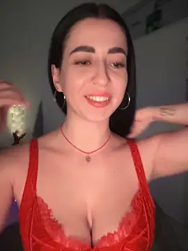 Emylia online show from 11, 12, 2024