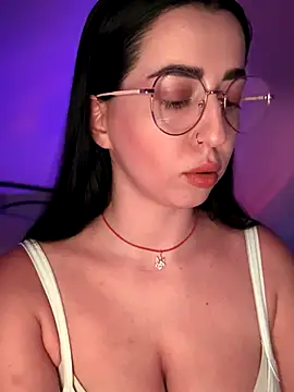 Emylia online show from 10, 10, 2025