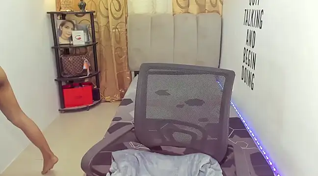 Snapshot of Trixie_Mattel21 chatting on 12, 12, 2024 Trixie Mattel21 online show from 12, 12, 2024