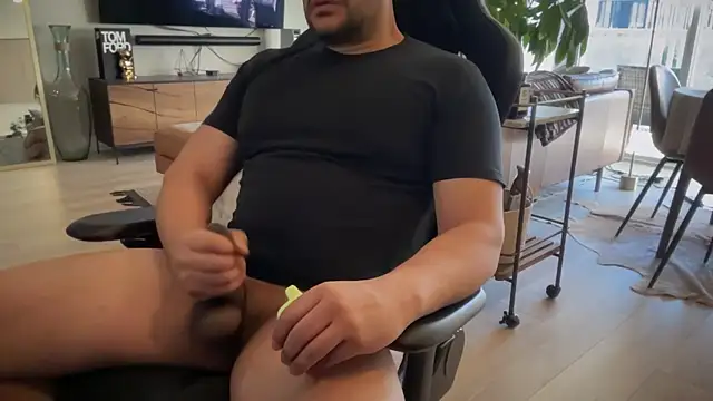 HungandThickLatin online show from 21, 1, 2025