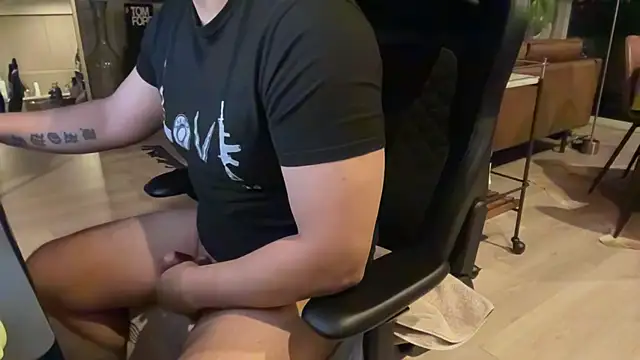 HungandThickLatin online show from 24, 1, 2025