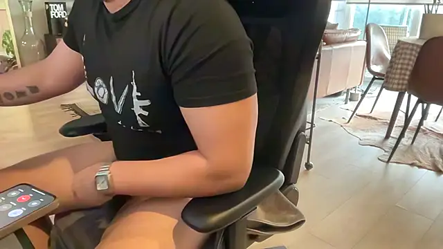 HungandThickLatin online show from 31, 1, 2025