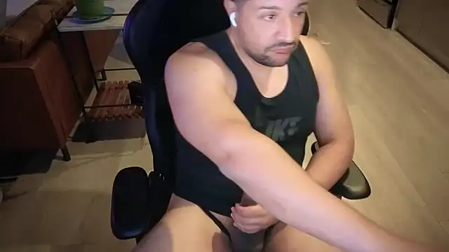 HungandThickLatin online show from 20, 10, 2025