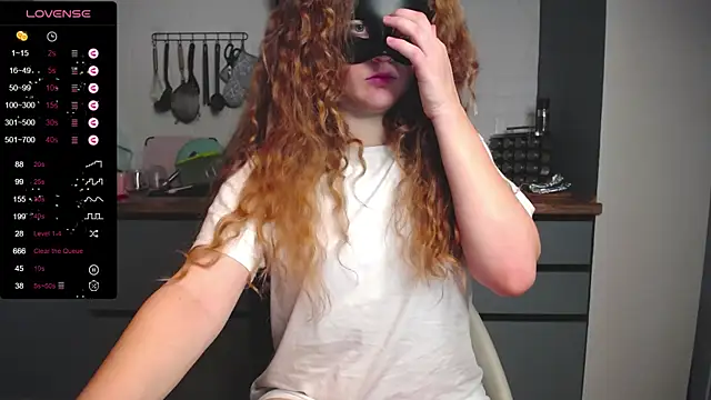 Snapshot of BubbbleGumm chatting on 6, 2, 2025 BubbbleGumm online show from 6, 2, 2025