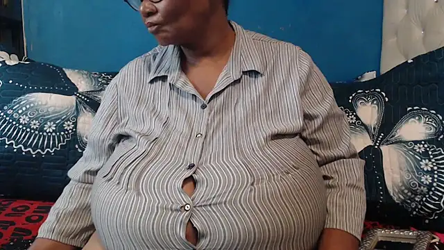 CUTEFIRMMELONSS online show from 24, 2, 2026