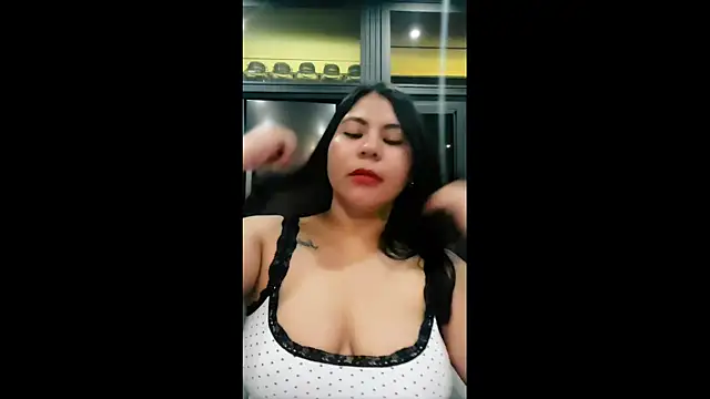 Snapshot of Youlittlepervertt_ chatting on 5, 3, 2026 Youlittlepervertt online show from 5, 3, 2026