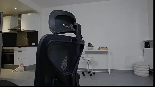 Bella Twine online show from 24, 2, 2026