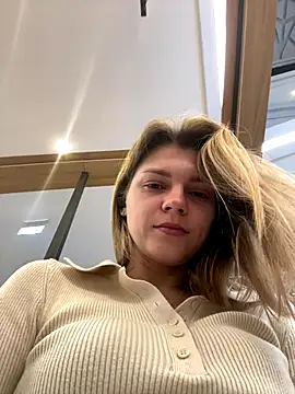 Snapshot of ValenciaShock chatting on 6, 10, 2025 ValenciaShock online show from 6, 10, 2025