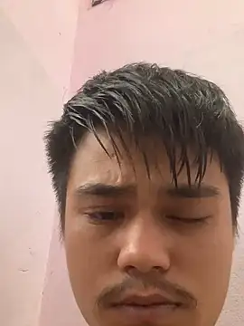 Snapshot of Hullax chatting on 2, 11, 2025 Hullax online show from 2, 11, 2025