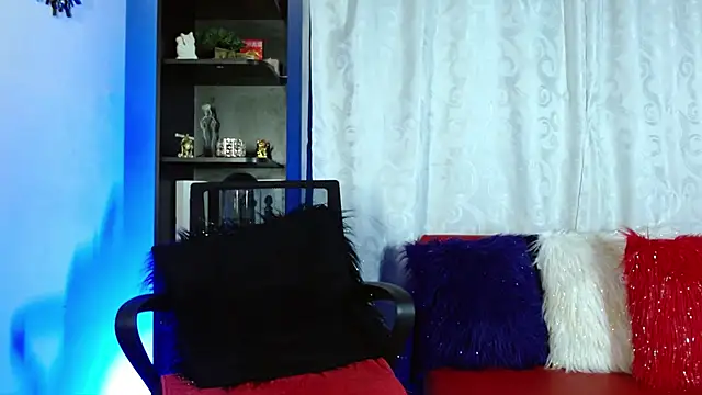 Snapshot of Karina_Yang chatting on 12, 1, 2025 Karina Yang online show from 12, 1, 2025