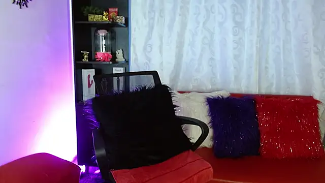 Snapshot of Karina_Yang chatting on 15, 1, 2025 Karina Yang online show from 15, 1, 2025