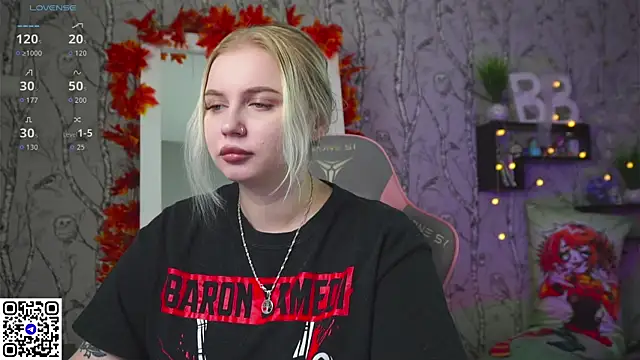 Snapshot of Moon_Valkyrie chatting on 20, 10, 2025 Moon Valkyrie online show from 20, 10, 2025