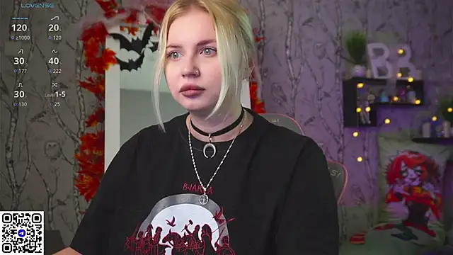 Snapshot of Moon_Valkyrie chatting on 30, 10, 2025 Moon Valkyrie online show from 30, 10, 2025