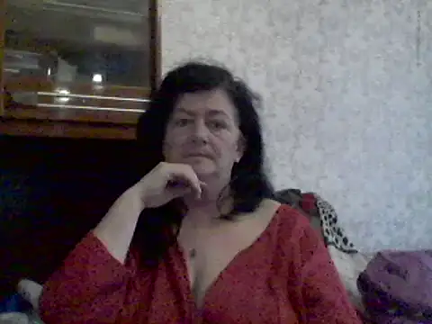 GypsiQueen2 online show from 10, 2, 2025