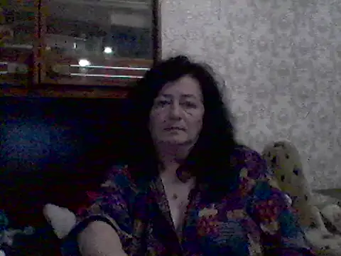 GypsiQueen2 online show from 3, 3, 2025