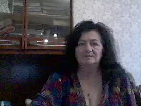 GypsiQueen2 online show from 4, 3, 2025