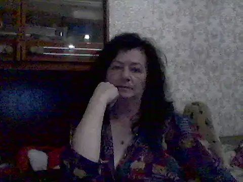 GypsiQueen2 online show from 5, 3, 2025