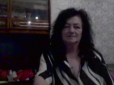 GypsiQueen2 online show from 9, 3, 2025