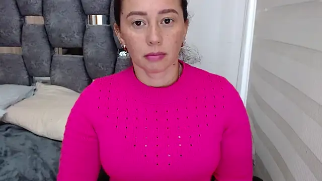 sara hott 1 online show from 21, 12, 2024