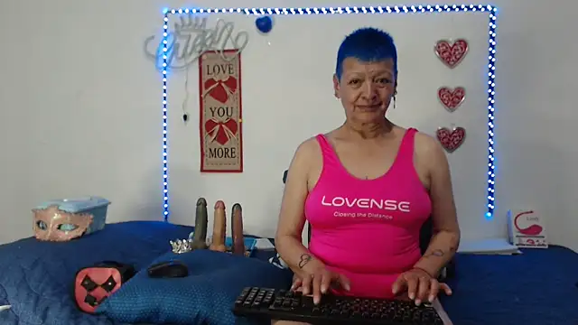 loquitaqueen011 online show from 9, 2, 2025