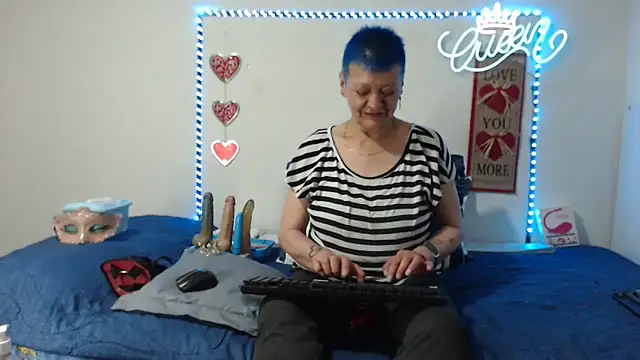 loquitaqueen011 online show from 8, 9, 2025