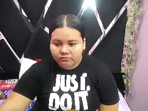 Snapshot of ValenTitis chatting on 1, 2, 2025 ValenTitis online show from 1, 2, 2025