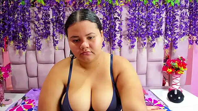 Snapshot of ValenTitis chatting on 5, 2, 2025 ValenTitis online show from 5, 2, 2025