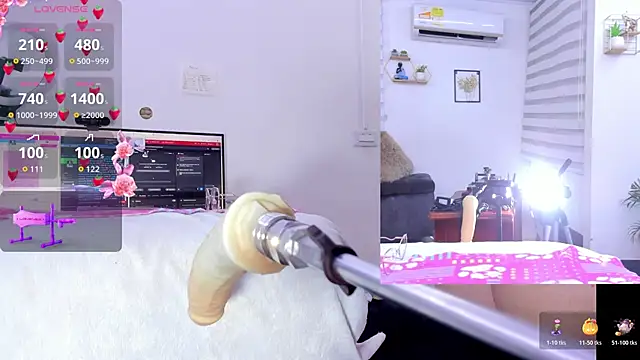 Snapshot of Soraya_Davis chatting on 19, 10, 2025 Soraya Davis online show from 19, 10, 2025