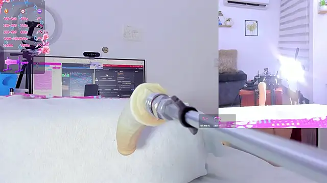 Snapshot of Soraya_Davis chatting on 2, 11, 2025 Soraya Davis online show from 2, 11, 2025