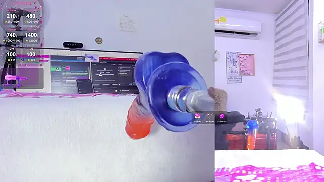 Snapshot of Soraya_Davis chatting on 11, 11, 2025 Soraya Davis online show from 11, 11, 2025