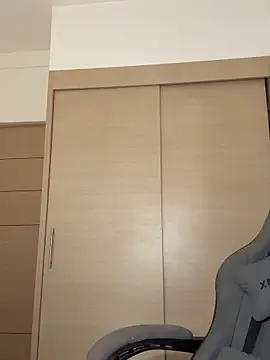 Snapshot of mi_suk11 chatting on 14, 10, 2025 mi suk11 online show from 14, 10, 2025