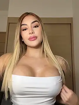 Snapshot of mi_suk11 chatting on 25, 10, 2025 mi suk11 online show from 25, 10, 2025