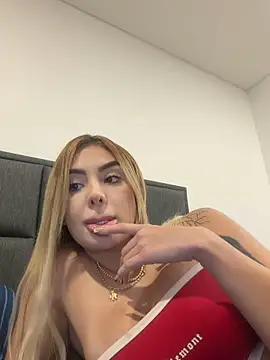 Snapshot of mi_suk11 chatting on 8, 11, 2025 mi suk11 online show from 8, 11, 2025