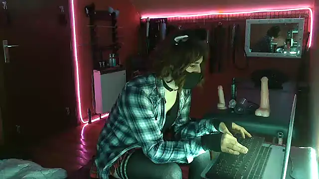 Snapshot of Ginny-the-bdsm-nympho chatting on 16, 3, 2025 Ginny-the-bdsm-nympho online show from 16, 3, 2025