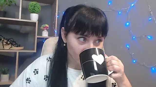 Snapshot of NinaFlawlees chatting on 21, 11, 2025 NinaFlawlees online show from 21, 11, 2025