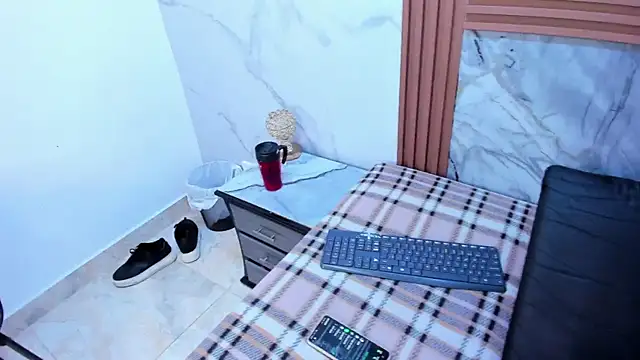 HannyMansonh online show from 1, 2, 2025