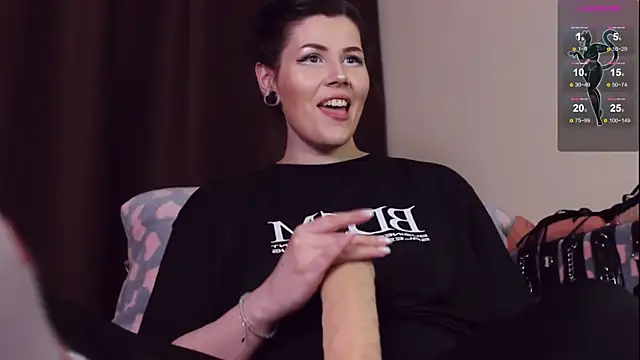 Luna Blake online show from 5, 2, 2025