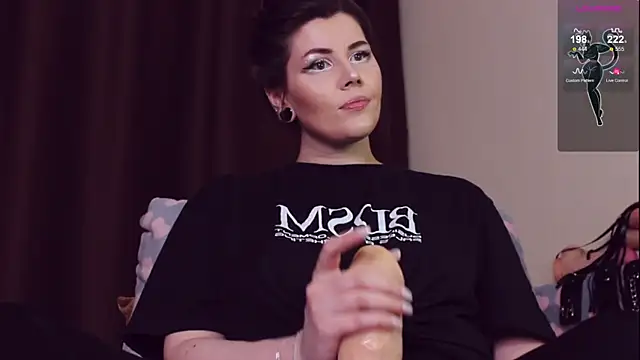 Luna Blake online show from 13, 2, 2025