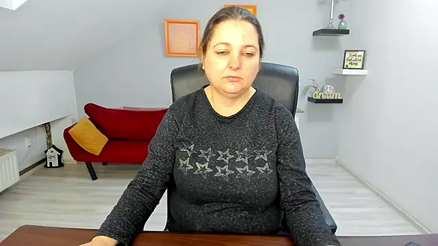 LollaGirl online show from 2, 2, 2026