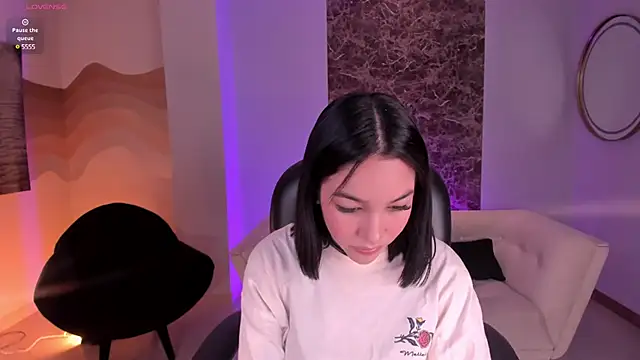 RossieRhoades online show from 20, 2, 2025