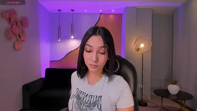 RossieRhoades online show from 2, 3, 2025