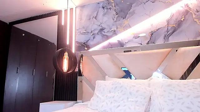 SarahDeyvis online show from 7, 3, 2026