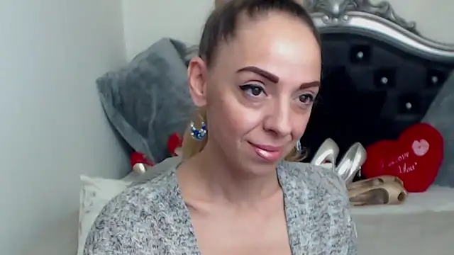 Snapshot of AylyneRichards chatting on 16, 9, 2025 AylyneRichards online show from 16, 9, 2025