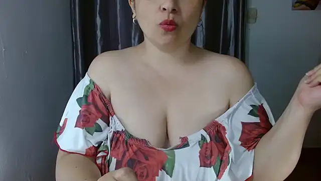 Victoriaevans1 online show from 9, 11, 2025